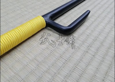 JUTTE 5 - BLACK FINISH WITH YELLOW CORD